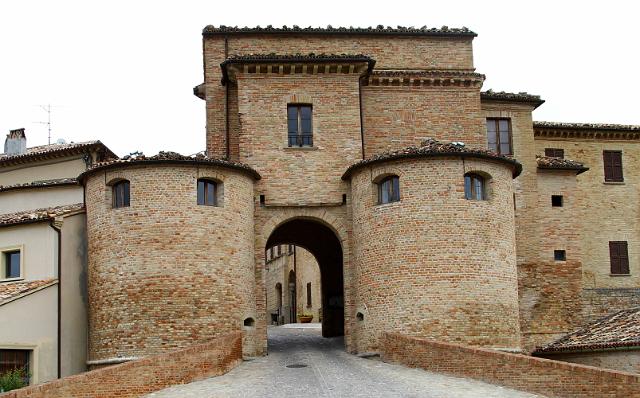 1264 Mombaroccio.JPG
